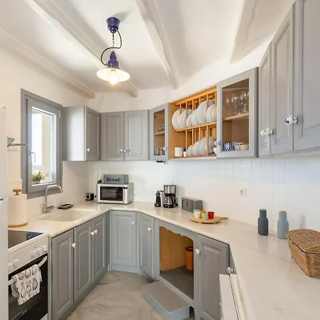 Walk To - 5br House - Amazing View - Vireya * Naousa
